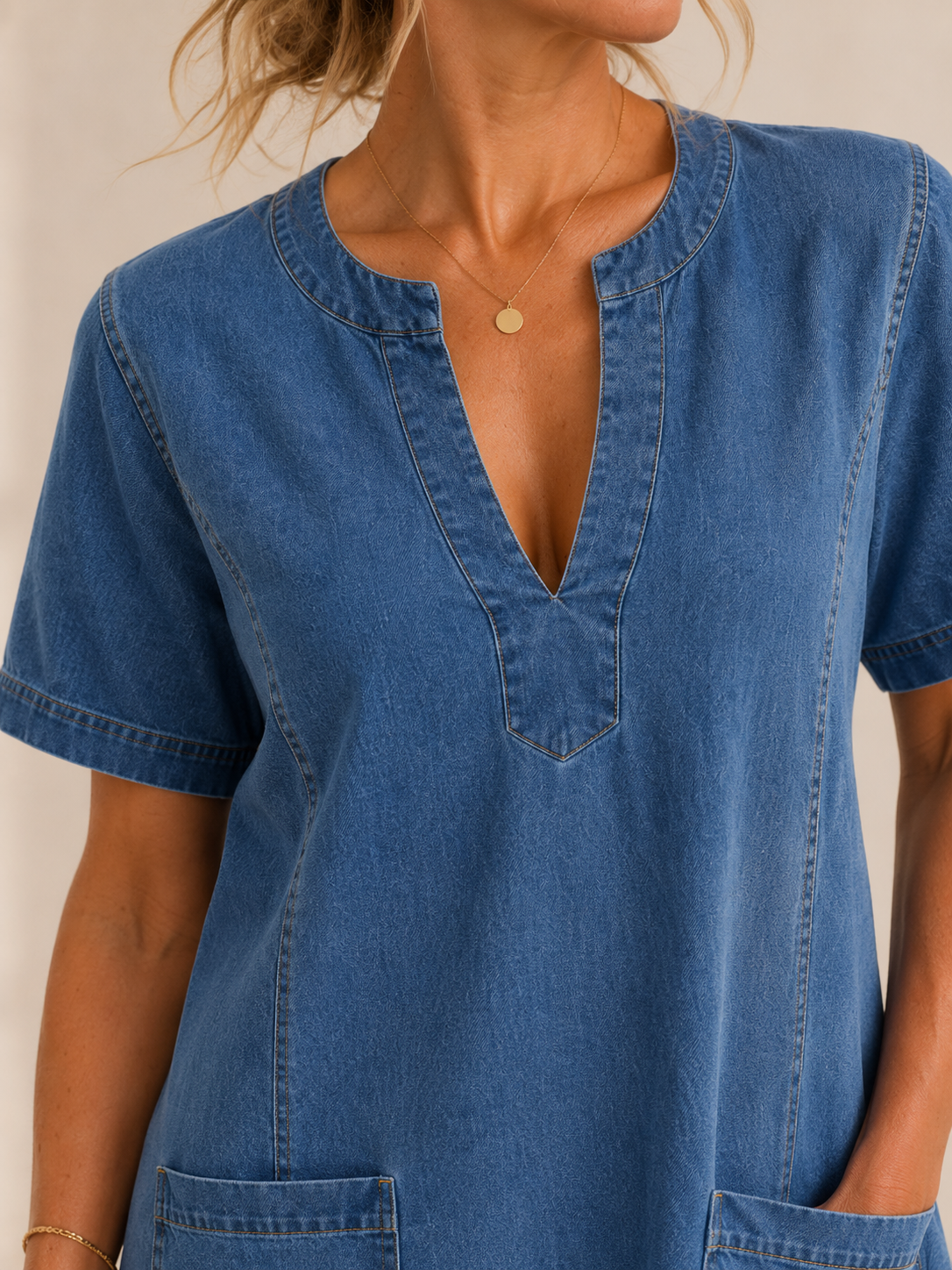 Thea – Legeres Jeanskleid mit V-Ausschnitt